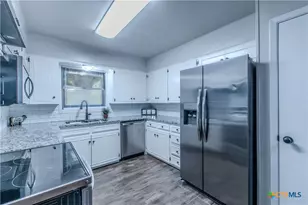 213 E Upshaw Ave, Temple, TX 76501 - Photo 5