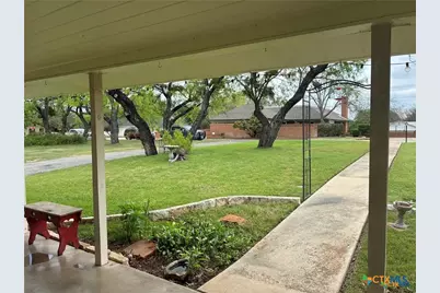408 S Porter Street, Lampasas, TX 76550 - Photo 5
