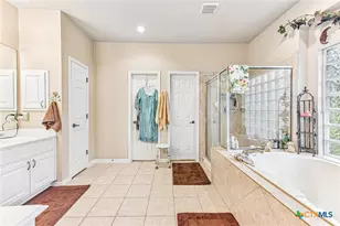 109 Elm Wood Dr, Elgin, TX 78621 - Photo 29