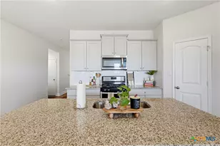 1416 Parkwood, Seguin, TX 78155 - Photo 15