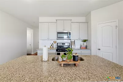 1416 Parkwood, Seguin, TX 78155 - Photo 15
