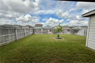 9066 Bowie Rdg, Seguin, TX 78155 - Photo 19