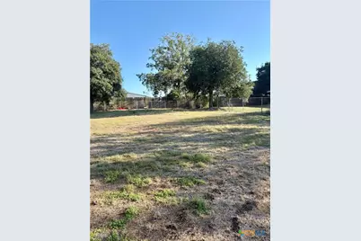 422 W Franklin Street, Goliad, TX 77963 - Photo 17