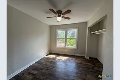 935 Campbell Street, Seguin, TX 78155 - Photo 11