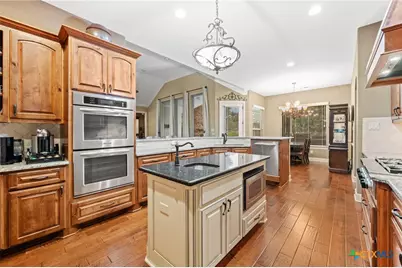 1015 Provence Place, New Braunfels, TX 78132 - Photo 9