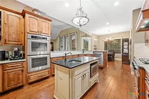 1015 Provence Pl, New Braunfels, TX 78132 - Photo 9