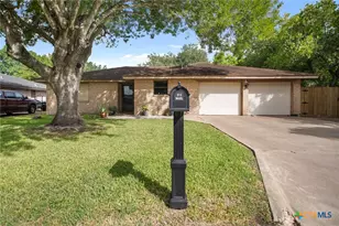 1601 Avalon St, Port Lavaca, TX 77979 - Photo 1