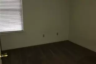 1303 N Bishop St, San Marcos, TX 78666 - Photo 9