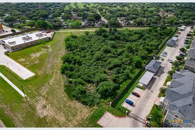 8303 Zac Lentz Parkway, Victoria, TX 77904 - Photo 3