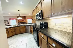 612 River Oaks Dr, Gatesville, TX 76528 - Photo 5