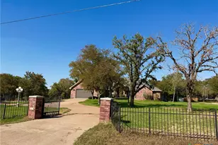 612 River Oaks Dr, Gatesville, TX 76528 - Photo 37