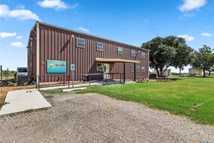 3925 Linne Rd, Seguin, TX 78155 - Photo 13
