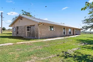 3925 Linne Rd, Seguin, TX 78155 - Photo 3