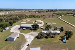3925 Linne Rd, Seguin, TX 78155 - Photo 1