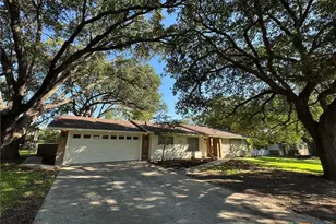 1464 Robin Ln, Seguin, TX 78155 - Photo 1