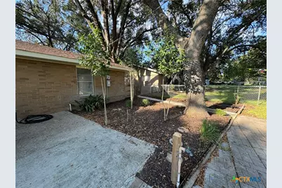 1464 Robin Lane, Seguin, TX 78155 - Photo 27
