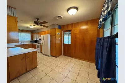 1464 Robin Lane, Seguin, TX 78155 - Photo 9
