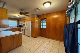 1464 Robin Ln, Seguin, TX 78155 - Photo 9