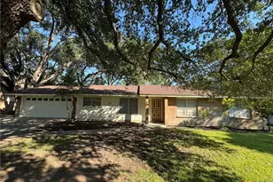 1464 Robin Ln, Seguin, TX 78155 - Photo 3