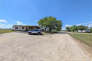 135 Water Hole Ln, New Braunfels, TX 78130 - Photo 3