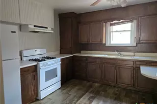 605 Park St, Gatesville, TX 76528 - Photo 7