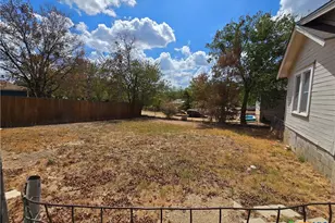 605 Park St, Gatesville, TX 76528 - Photo 27