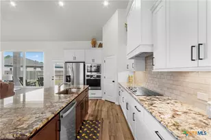 812 Eagle Crst Cv, Salado, TX 76571 - Photo 13