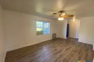 203 E 14th Ave, Belton, TX 76513 - Photo 3