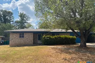 203 E 14th Ave, Belton, TX 76513 - Photo 1