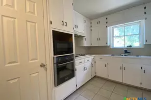 203 E 14th Ave, Belton, TX 76513 - Photo 5
