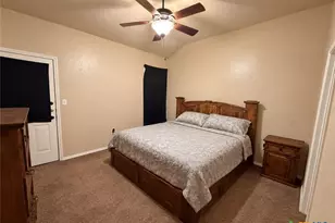 557 Creekside Cir, New Braunfels, TX 78130 - Photo 13