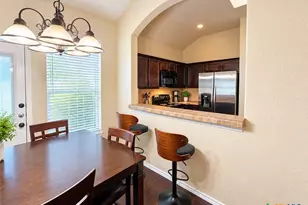 557 Creekside Cir, New Braunfels, TX 78130 - Photo 7