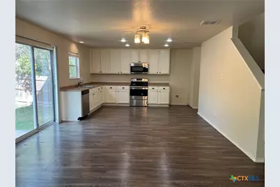 654 San Augustine Boulevard, New Braunfels, TX 78132 - Photo 5