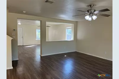 654 San Augustine Boulevard, New Braunfels, TX 78132 - Photo 3