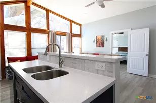 805 W 7th Ave, Belton, TX 76513 - Photo 3