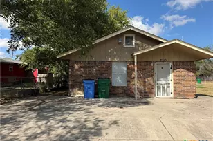 2110 Louise St, Seguin, TX 78155 - Photo 1