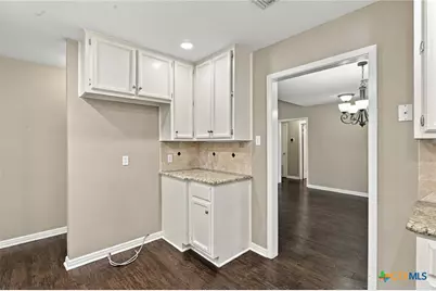 815 Briarwood Street, Victoria, TX 77904 - Photo 11