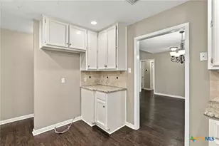 815 Briarwood St, Victoria, TX 77904 - Photo 11