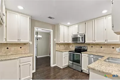 815 Briarwood Street, Victoria, TX 77904 - Photo 9