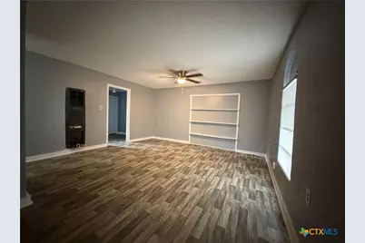 2217 N Guadalupe Street, Seguin, TX 78155 - Photo 3