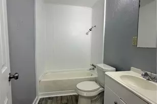2217 N Guadalupe St, Seguin, TX 78155 - Photo 7