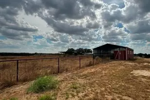 611 Lina Ln, Seguin, TX 78155 - Photo 31