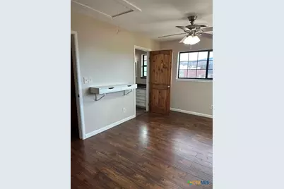 611 Lina Ln, Seguin, TX 78155 - Photo 17