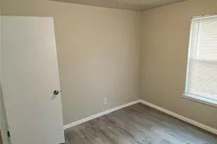 428 Aguila St, Seguin, TX 78155 - Photo 13