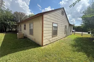 121 Lubbock St, Point Comfort, TX 77979 - Photo 3