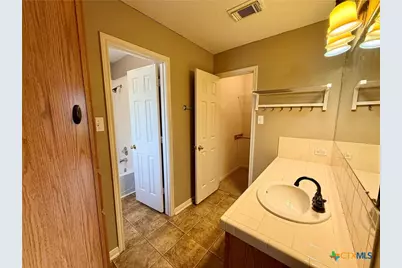 302 Renee Drive, Converse, TX 78109 - Photo 9