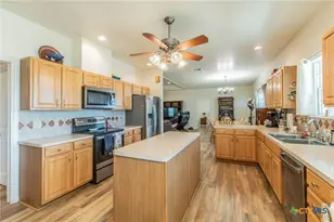 834 County Rd 103, Rogers, TX 76569 - Photo 3