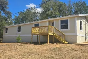 1120 Ainsworth St, Gonzales, TX 78629 - Photo 1