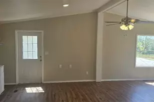 1120 Ainsworth St, Gonzales, TX 78629 - Photo 13