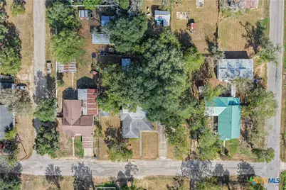 408 Davidson Street, Yoakum, TX 77995 - Photo 43
